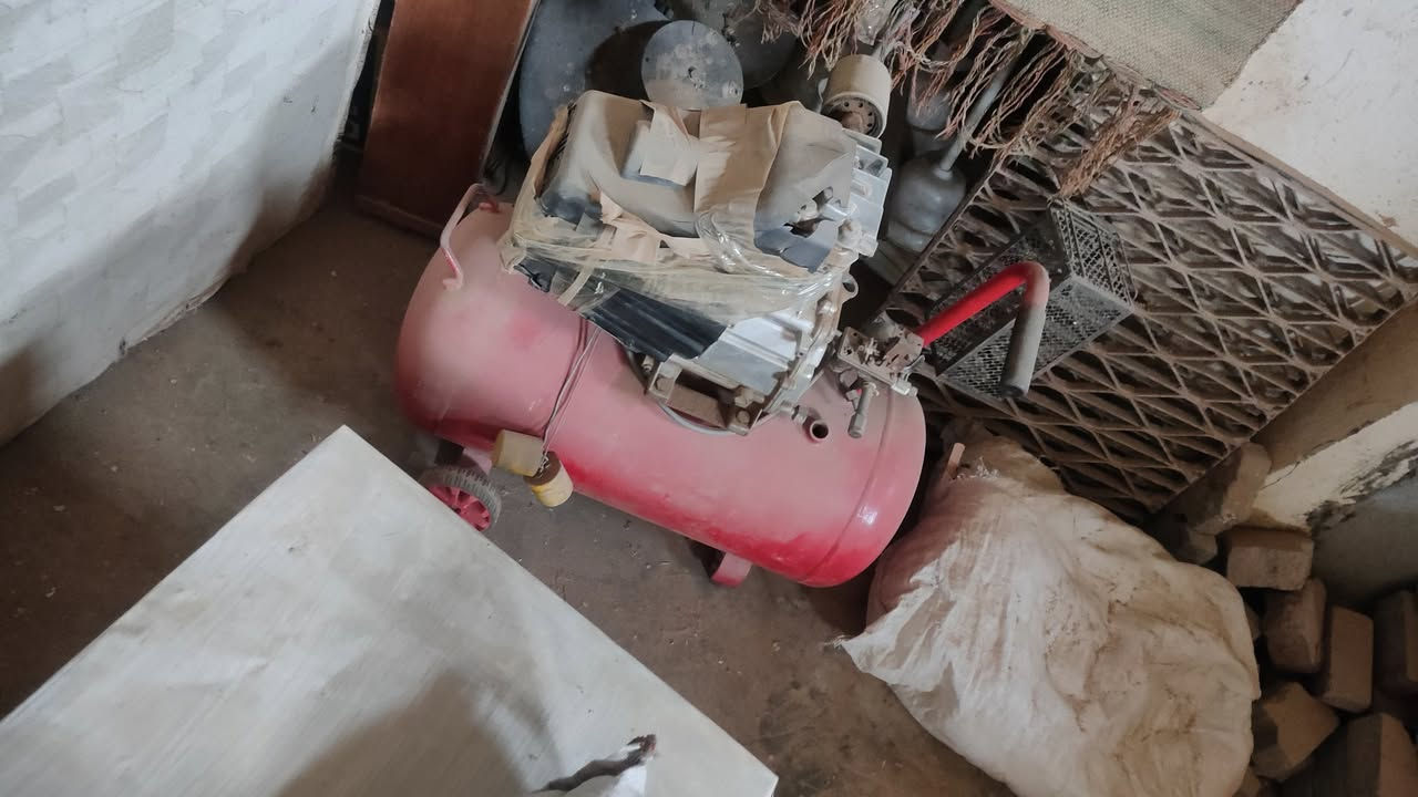 كومبريسرات للبيع
الجبير شغال قوي 
والصغير شغال يحتاج اوتماتيك


**إذا كنت صاحب هذا الإعلان وتريد حذفه لأي سبب، رجاءا أرسل رسالة إلى الدعم الفني**