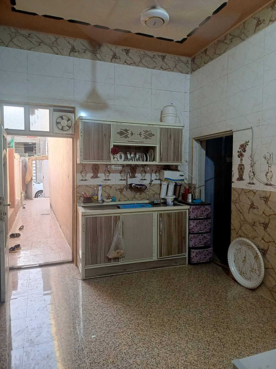 بيت للبيع حي ميسان قطاع 22شارع عوده مساحه 125متر يحتوي على غرفه وصاله واستقبال ومطبخ وصحيات صب كونكريت ارضيه كرانيت جدران سيراميك البيت جدا نظيف 

السعر المطلوب 110مليون

للاستفسار والمعلومات الاتصال بنا *********** 

او مراجعه مكتب ألروان للوساطه العقاريه والمقاولات العامه 

عنوان المكتب حي ميسان ع الشريط قرب صيدليه الشراع مقابل الاستداره مباشر 

عندك بيت عرصه للبيع راسلنه وات ساب وتدلل
#النجف #الكوفة #حي_ميسان #عقارات #ايجار #رهان #بيع #شراء #العراق #مكتب #محامين #مبادرة #اسكان #رهان
