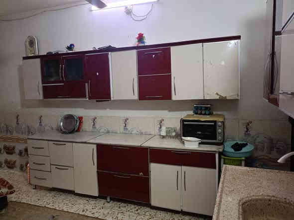 كاونتر السنك متر ونص + القطعه الفوق  ولقطعه الثانيه 3 متر + الفوق       . 300. الف 
***********
بغداد حي لبتول
