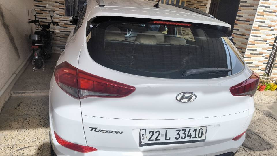 السلام عليكم توكسان 2016السياره ماشيه 85 الف سياره حلوه مامتعوبه كلين بارد بل باب الخلفي فقط السونار موجود بل صور متواجد واتساب فقط *********** مكاني كركوك
