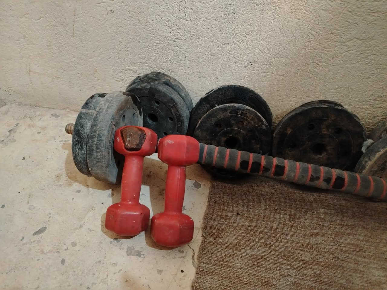 متاح اثقال مع دمبلصات مع كرسي رياضي
السعر كلهن ب50
مكاني العمارة ابو رمانة


**إذا كنت صاحب هذا الإعلان وتريد حذفه لأي سبب، رجاءا أرسل رسالة إلى الدعم الفني**