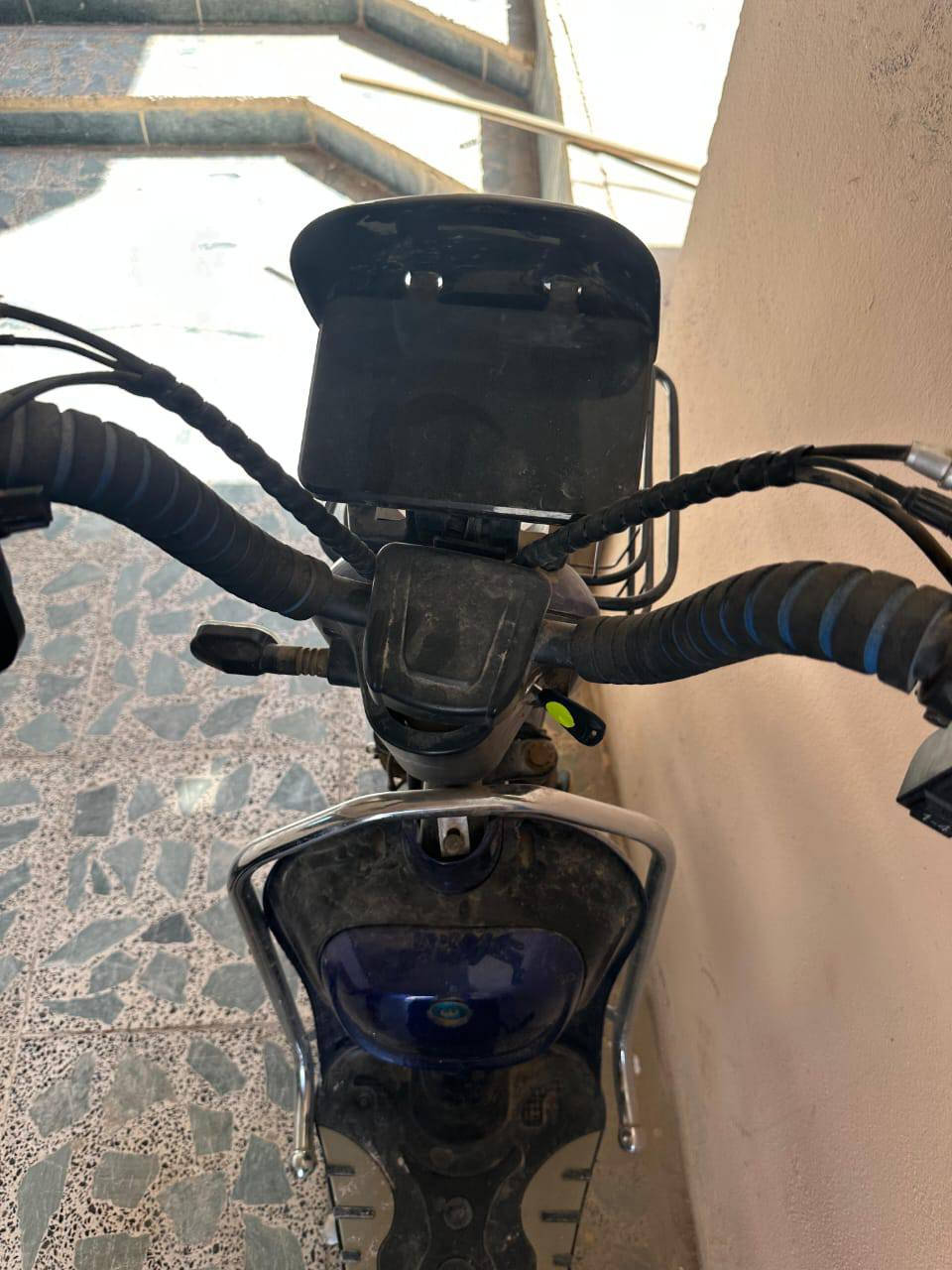 سلام عليكم بايسكل شحن نضيف حيل للبيع موديل 25 السعر 350وبي مجال قليل اتصال وتدلل *********** او مراوس اب موطور
