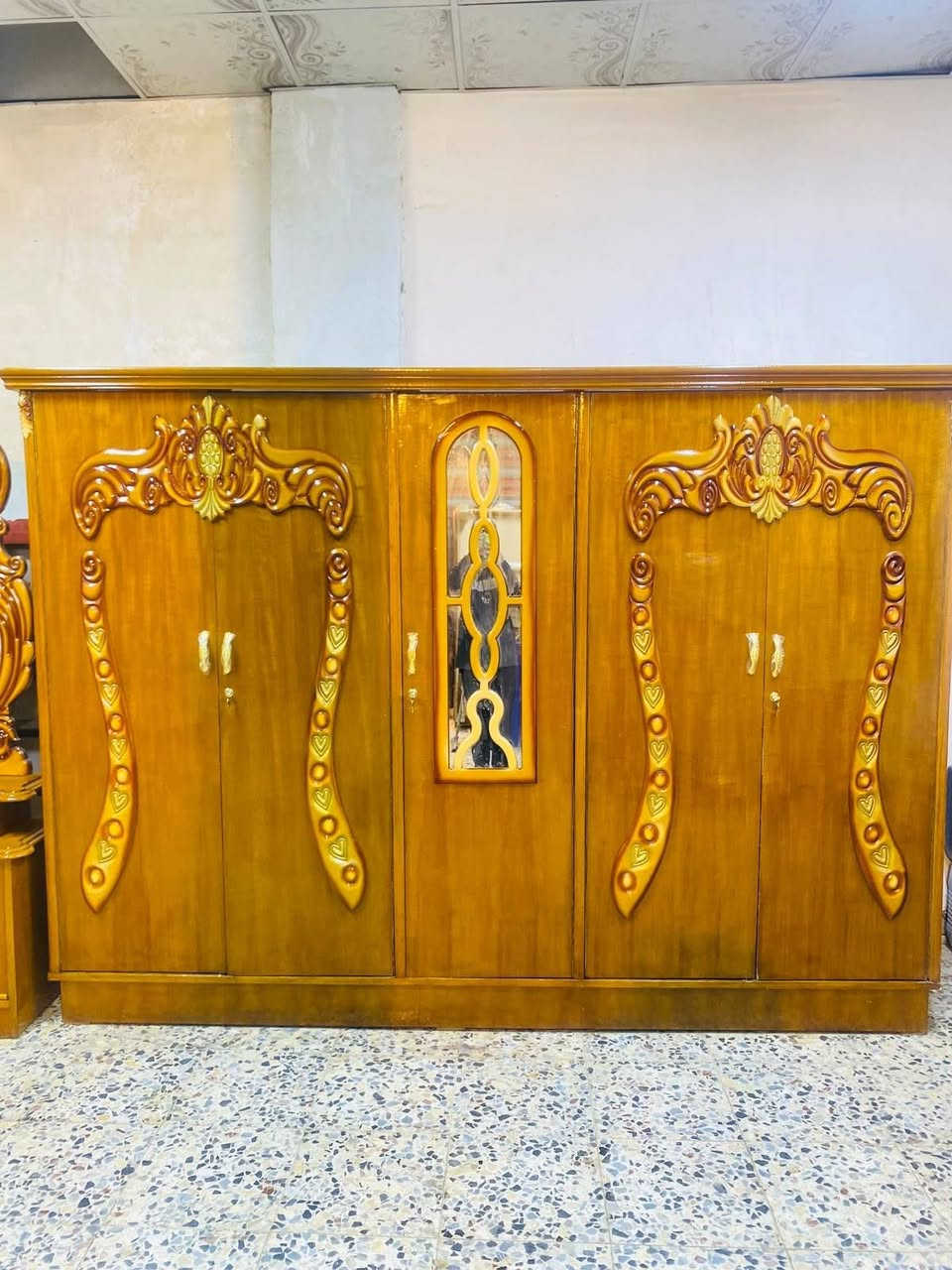 السلام عليكم 
غرفه صاج عࢪاقي مستخدام 
غرفه5/ابواب 📌
السعر 480
نضافه 80/💯 
معا نقل فقط داخل بغداد 
واتساب ***********
