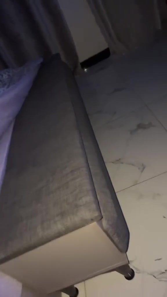 10 قطع بعد وياها مراية طويلة وطابورية بلون الشازلونه 
رايدتها ب850 الف قفل قفل قفل لحد يتعامل ابد نظيفه كلش


**إذا كنت صاحب هذا الإعلان وتريد حذفه لأي سبب، رجاءا أرسل رسالة إلى الدعم الفني**