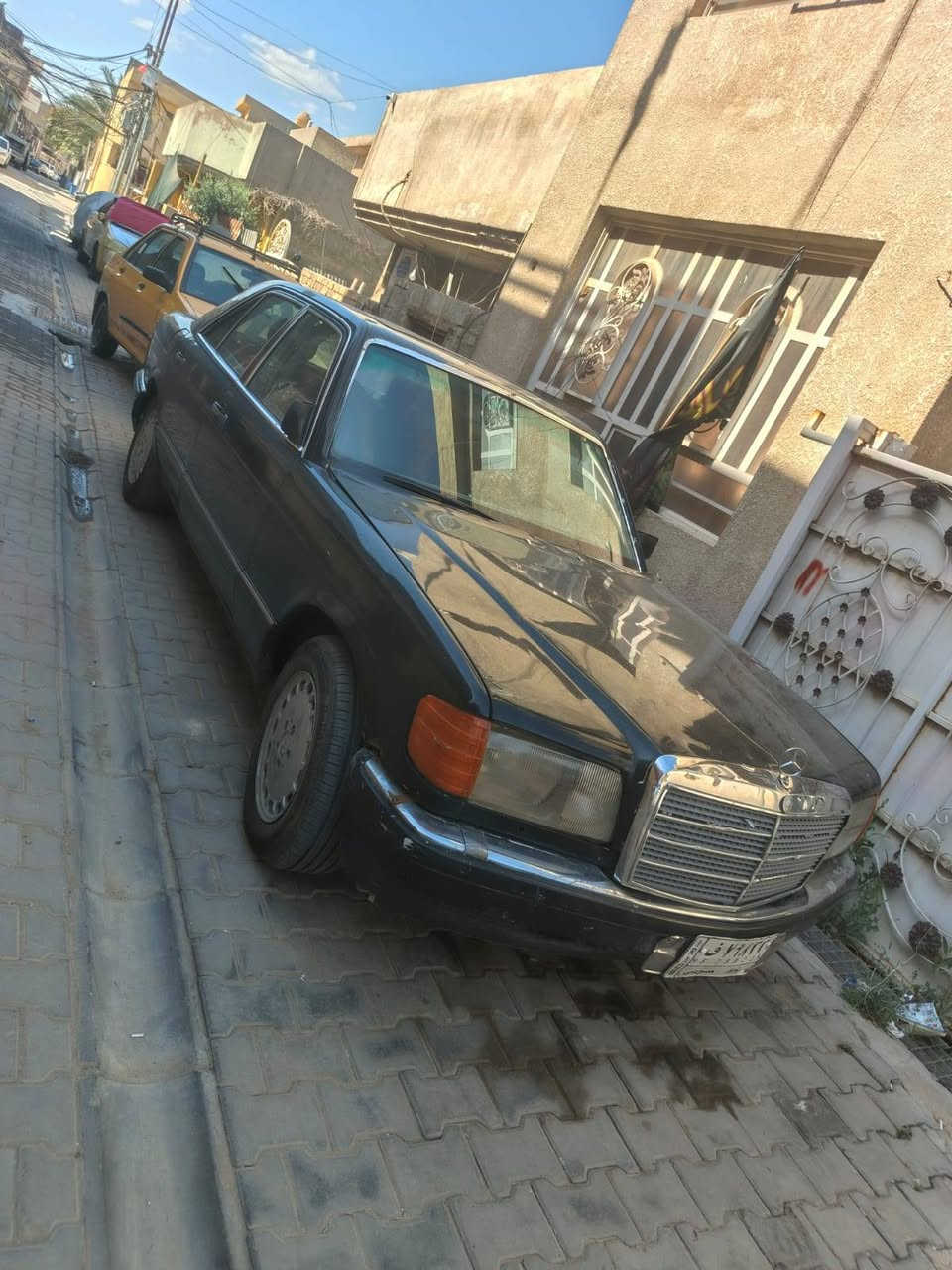 السلام عليكم سياره للبيع مارسدس 300جامبوموديل89محوربطه3000حائزثالث بسمنه سعر 27بيهامجال العنوان بغداد الكريعات مبايل ***********
