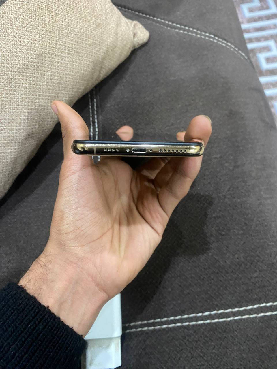 السلام عليكم ايفون اكس اس ماكس ذهبي
بطاريه ١٠٠ ميه مبدله وشاشه اصليه تلاث خيارات اصليات ثنينهن 
الذاكره ٢٥٦
السعر ١٧٠ وبي مجال للطيبين 
مكاني مدينه الصدر


**إذا كنت صاحب هذا الإعلان وتريد حذفه لأي سبب، رجاءا أرسل رسالة إلى الدعم الفني**