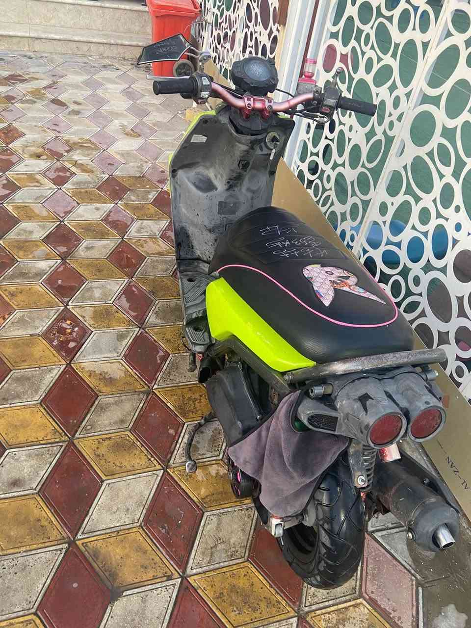 سلام عليكم جبلي للبيع مبدل بوشه ٥٨ ونص بيها صالنصه رياضي ستيرن رياضي كلجات رياضي دراجه حلوه نضيفه سعر750 و بيها مجال  
***********
