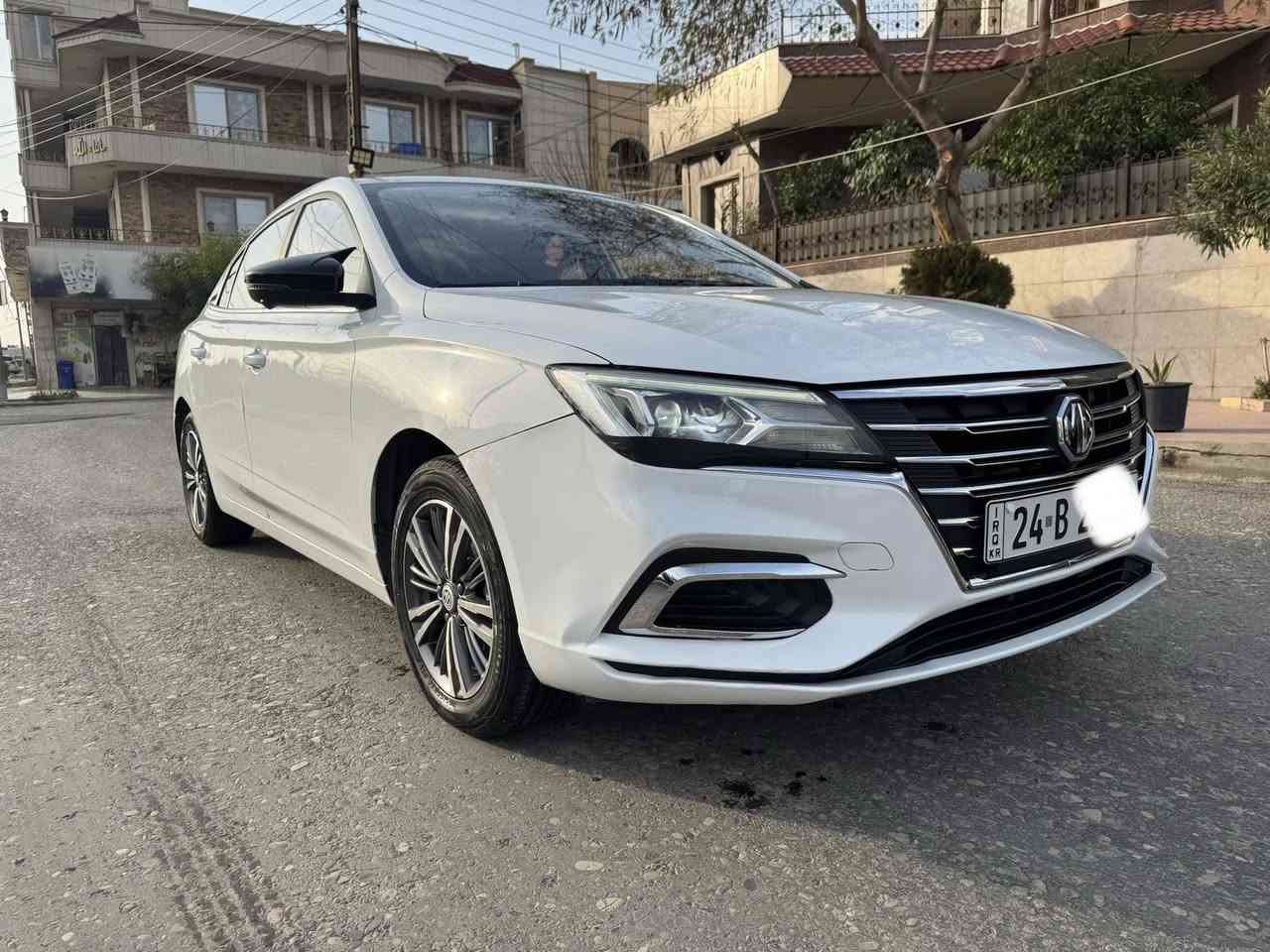 بسم الله الرحمان الرحيم
***********

MG5 2024 ليكجوري فول 

بصمه

سلايد

حساس خلفي 

٥ كاميرات

كوشنات جلد

كوشنات كهربايي

لايد زينون

ويل كروم

مكان سياره دهوك

سعر ١٠٧ مجال
