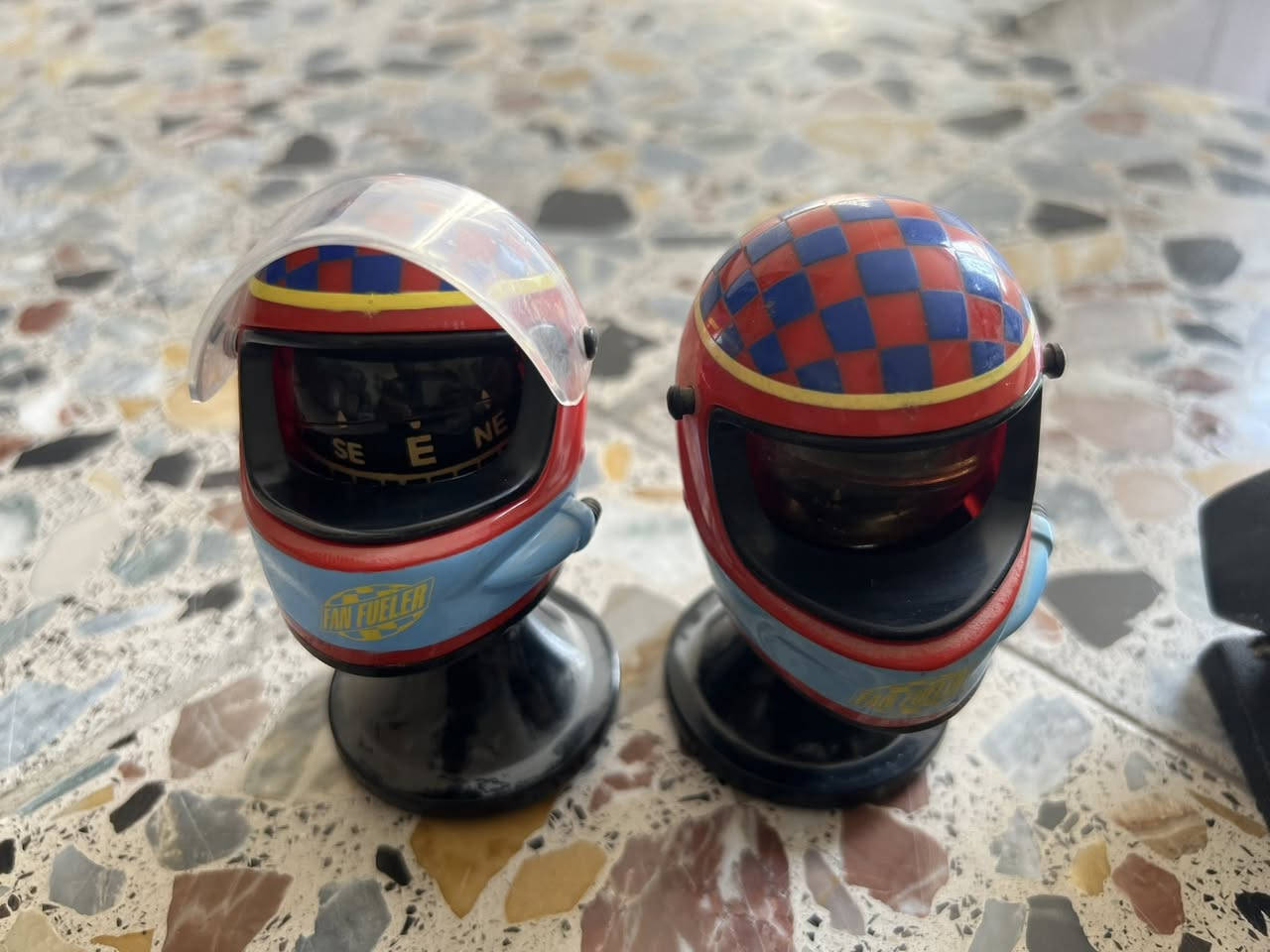 السلام عليكم غراض للبيع كلمن سعره عنوان البلديات ***********
