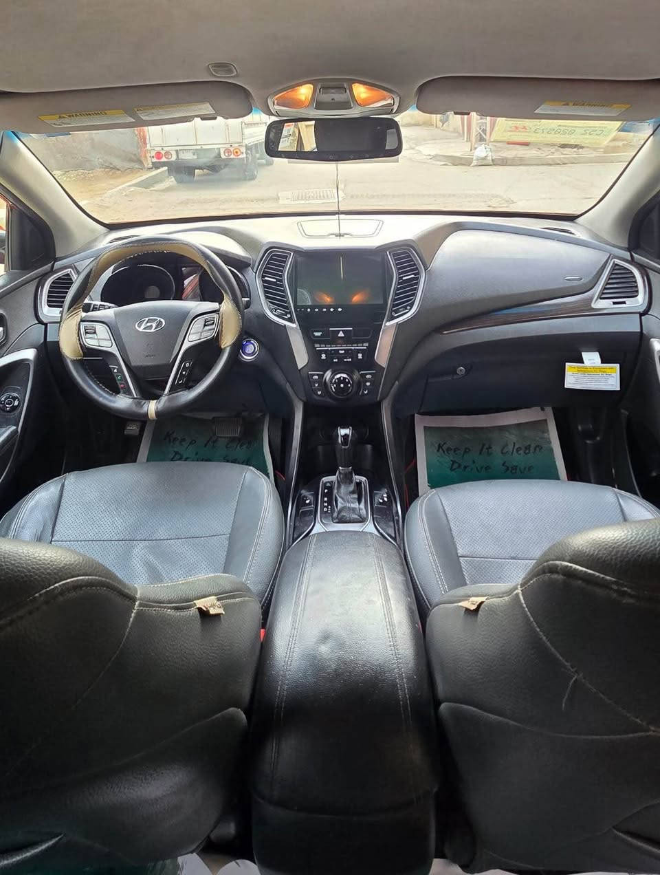 سنتافيا 2013 وارد امريكي 4 سلندر محرك 2000 تيربو حادثها جاملغ الايمن فقط فول مواصفات عدا الفتحة بيها صبغ جاملغ ايمن وقبق الجنطة والدعامية الامامية فقط 
سيارة جاهزة ومابيها نقص صور الحادث موجودة والسونار موجود السعر 135 وبيها مجال العنوان بغداد الحسينية 
*********** بغداد, العراق
