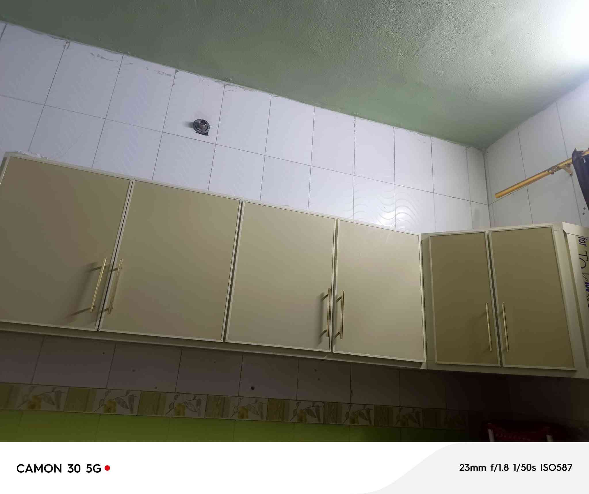 ملحق وزاوية للبيع مكانه كوت ***********
