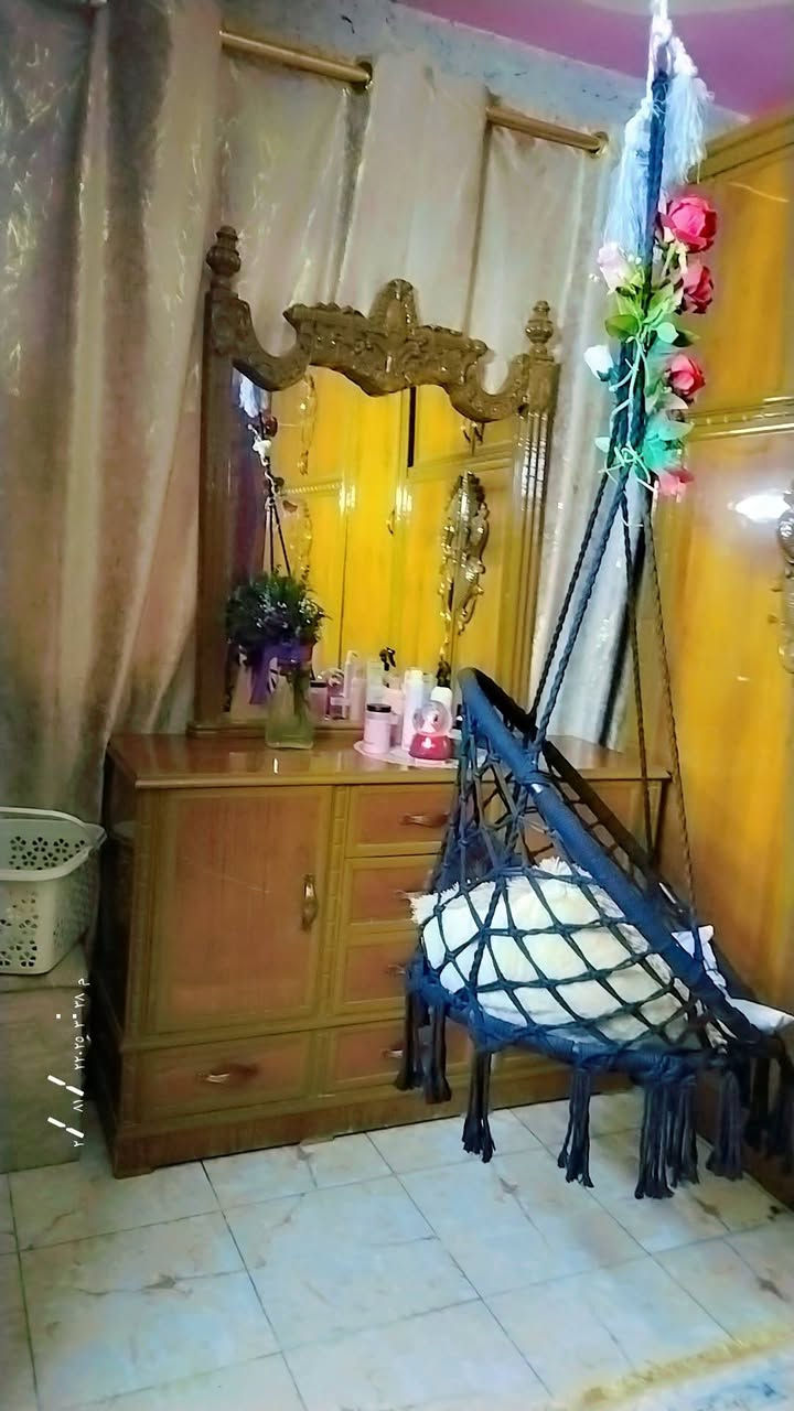 سلام عليكم غرفه نجاره تزكام السعر مليون 100وبيهه مجال العنوان كربلاء رقم ***********
