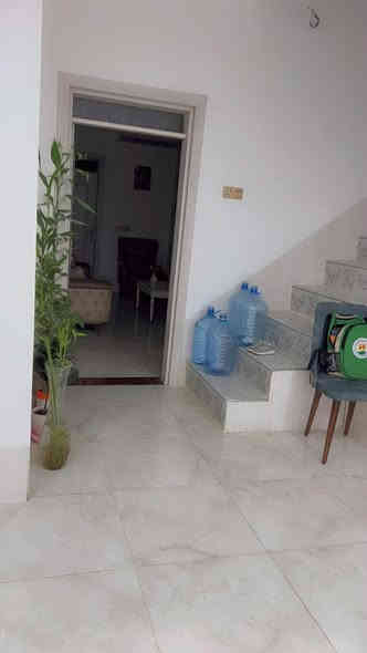 📜 طابو زراعي – موقع راقٍ وشارع حيوي
📏 المساحة الكلية: 1000 م²
🏠 مساحة البناء: 336 م²

✨ مواصفات البيت:

3 غرف نوم

هول واسع

ديوانية 5×8

مطبخ حديث تركي بطول 7 أمتار

سقوف سحب لكافة البيت

صحيات داخلية وخارجية

منظومة كاميرات مراقبة

بردات

البيت كامل وجاهز للسكن ويباع مع الأثاث

🔹 موقع ركن على الشارع مباشرة
🔹 البيت مناسب للسكن الراقي أو الاستثمار

📞 للاستفسار:
*********** 
📍 مكتب المتميزين
