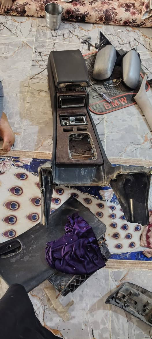 سلام عليكم غرفه خفاش 95 الغرفه نضيفه وحلوه جنت مخليها بصطح دعاميه خلفي ومامي ودشبول خلفي بيتي ثاني مامصورهن شكو شي بل منشور كله البيع سعرهن 5 اوراق وبيهن مجال ***********
