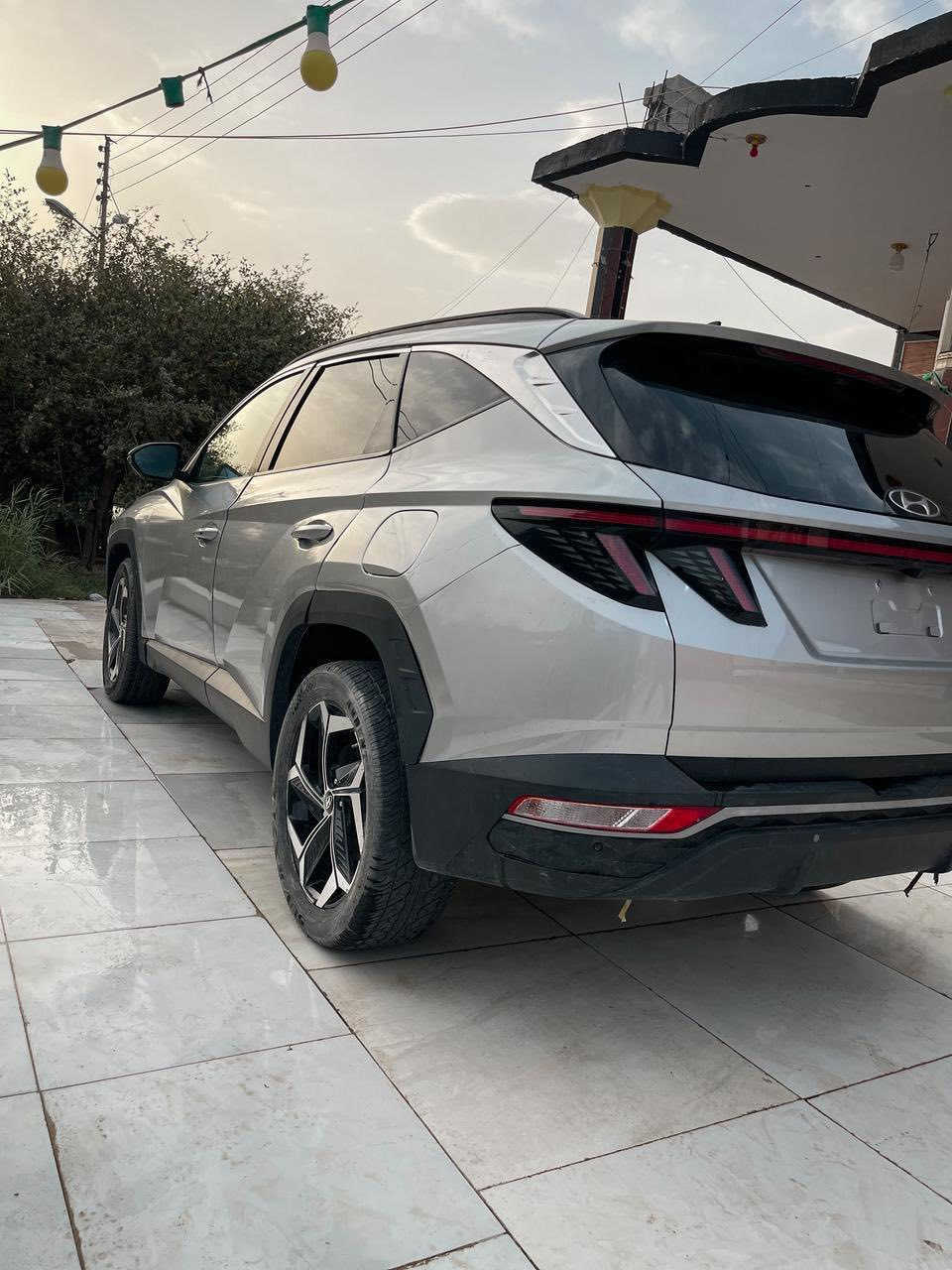 مواصفات 
فول للاخير
_بصمة
_تشغيل عن بعد
شحن لاسلكي
_جنطه كهرباء 
_بصمه ابواب 
_اشاير مري 
_مري شفط 
_لد امامي خلفي 
_حساسات 360 فول 
_نقاط عمياء 
_رادار امامي خلفي جانبي 
_كشن كهرباء خزن ميموري
_كشنات تدفئه و تبريد
_تدفئة ستيرن 
_كشافات اماميه
_سايد بريك كهرباء 
_قطعتين تبريد
_شاشه تبريد بيانو منفصل 
_تحكم وضعيات قيادة 
_نظام قفل اكسل نزول منحدرات 
_فور ويل
_كامرات 360 درجه
كامرات في العينه عنده لاشاير
_عدادات ديجتل مع شاشه اعطال 
_تبريد بلادي
السياره اي نقص مابيها 
سبير عده كله كامله 
رقم بصره بسمي  تحويل ثاني يوم
بيه قطع صبغ

العنوان : بصره ***********
***********
