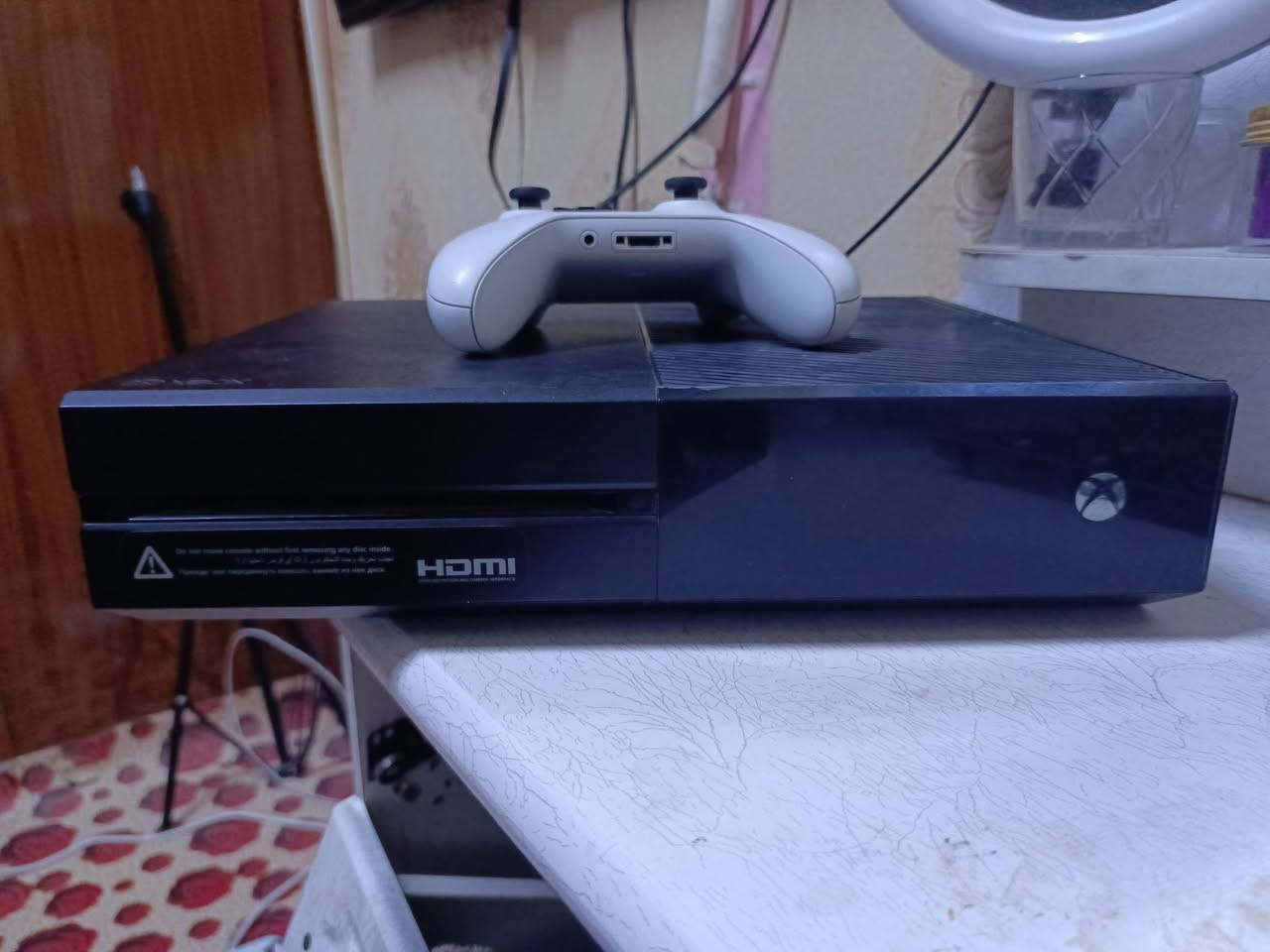 السلام عليكم عندي اكس بوكس وان فات البيع ملحقات كامله يده اصليه ومحوله نضيف كلش بي العاب فيفا 26وبيس25 وسيارات السعر 140الف وبي مجال قليل الشراي مكاني البصرة حي الخضراء مقابيل محد النفط الرقم ***********
