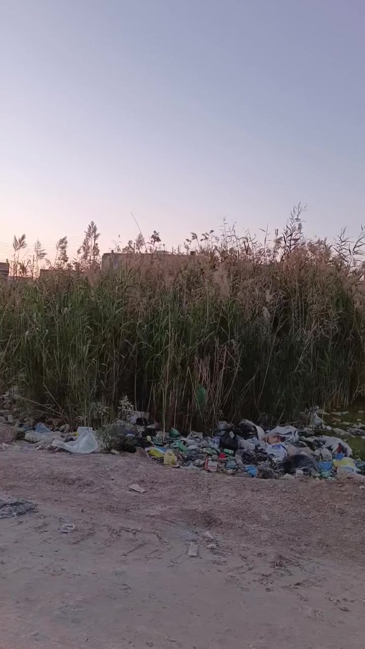 #قطعه ارض للبيع في حي المختار طابو زراعي مساحة القطعه 200وجه10نزال20تبعد عن الشارع الرئيسي 100متر ع شارع 10متر خدمات ماء كهرباء مدرسه وبنص السكن سعر القطعه 21وبيه مجال للأاستفسار هــ***********اتصال+واتساب
