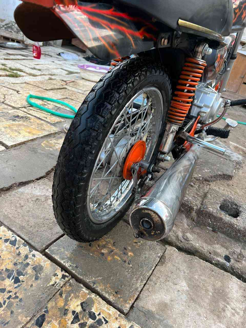 السلام عليكم
دراجة ادوات للبيع بسعر 650 وبيهة مجال قليل للطيبين 
تعميرة صبغ حراري مو لزكات مكينه امتياز توة شادهة الدراجة مكفوله من السرقة ومن الحجز  
للتواصل ***********
