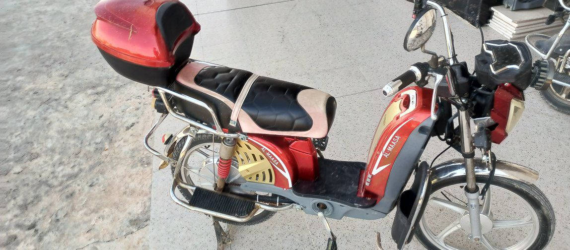 ماطور للبيع السعر 500وبيج مجال 
السرعه 70  قفل السرعه +4سرع
تواصل واتساب ***********

بي منبه مانع السرقه
