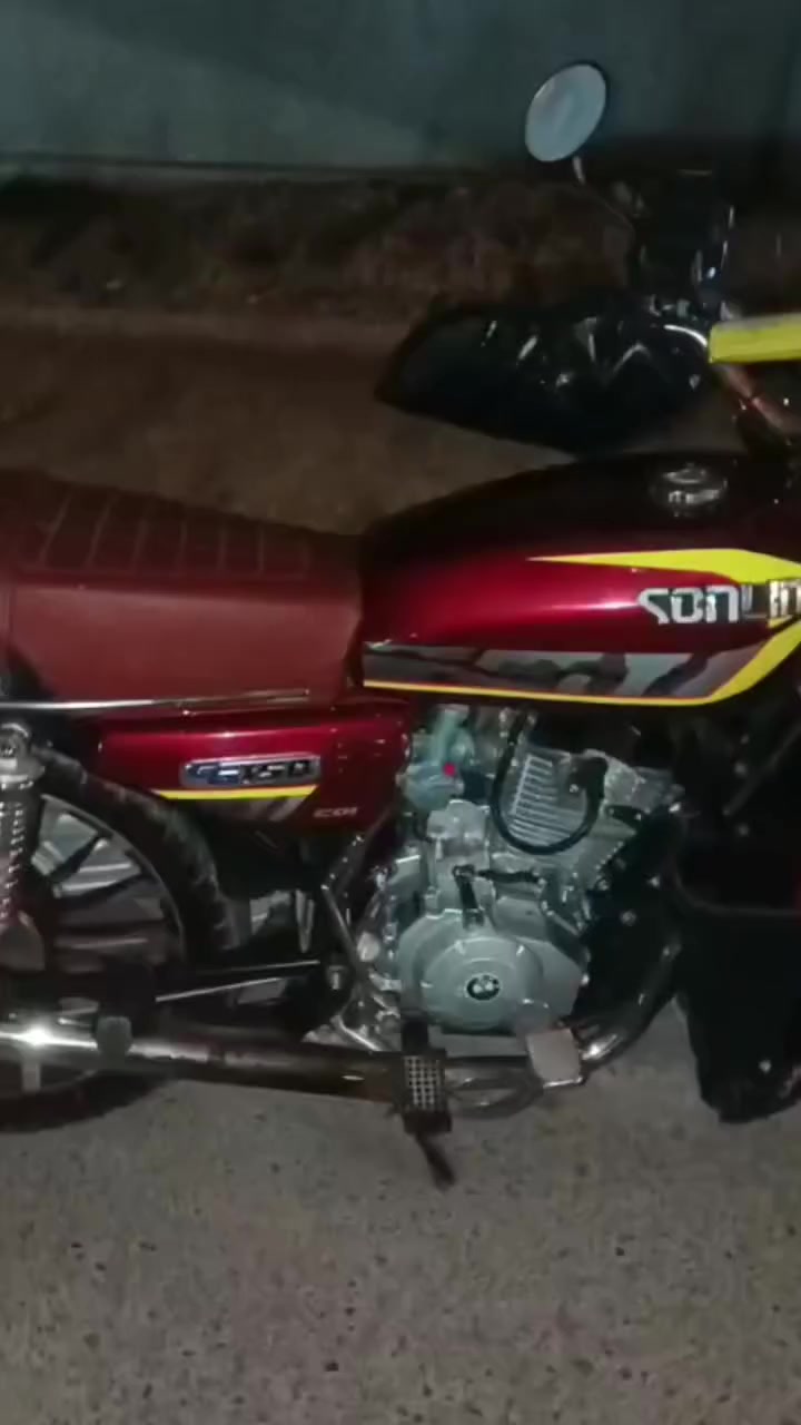 دراجه سونيك 2024 واحد على واحد نظيف على الشركه كهربائيات كامل شغاله محرك 150 طائراتدكل كل الغراض بيها جديد السعر 650 وبمجال للطيبين المو شراي لا يعامل دراجه فقط مكاتبه بدون منافيس التواصل او خابر على الرقم او خاص***********
***********
