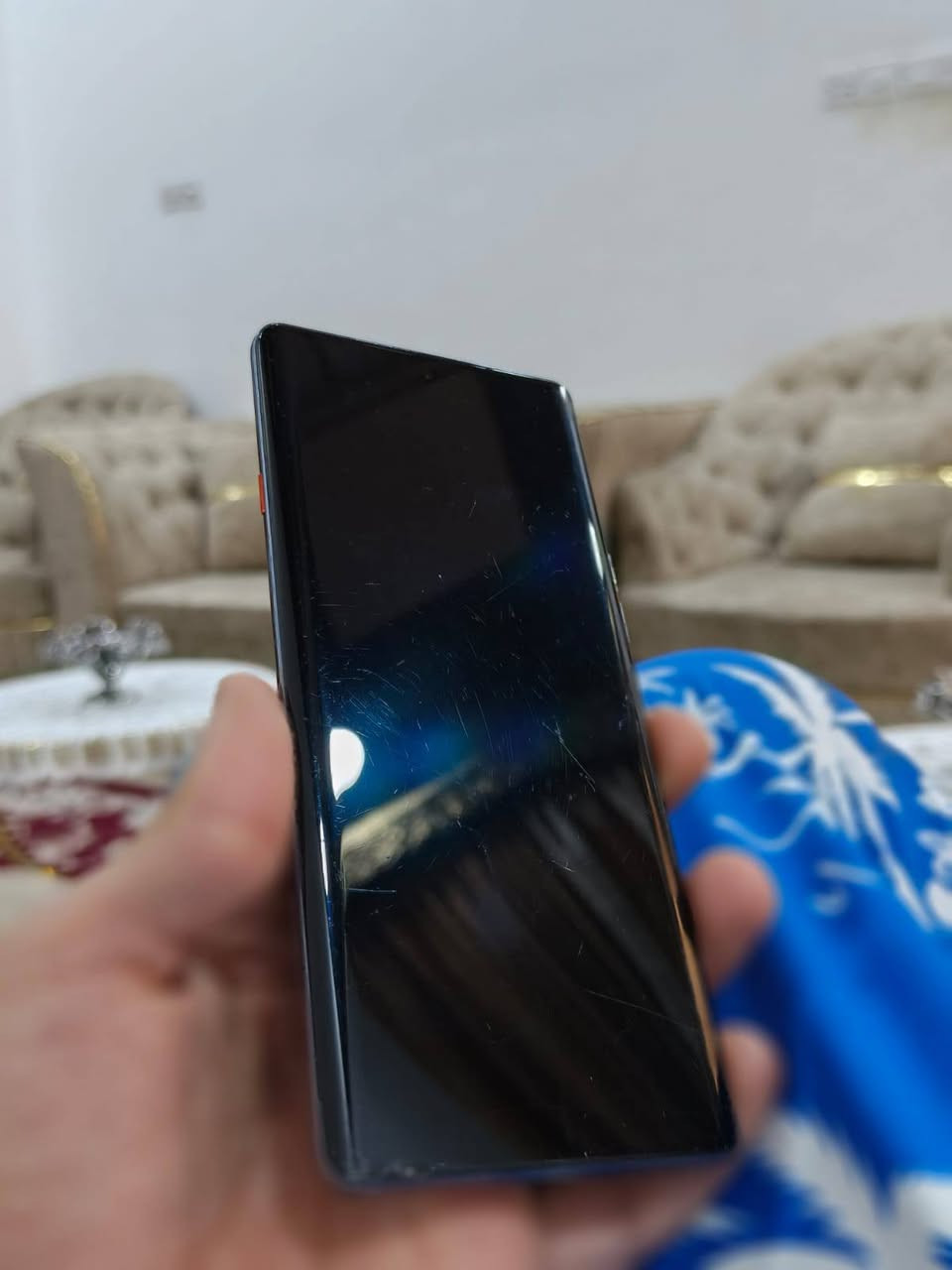 السلام عليكم موبايل تكنو كامون 40برو نضافتة شوفت العين كامل ملحقات معروف الموبايل 90فريم ببجي. ذاكرة256 مكاني بصرة الجزيرة للمراوس ***********
