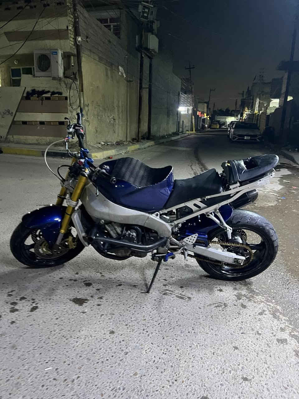 كاوسكي للبيع م2004محرك636ادراجه عليه ادامه باتري ودهن امزويل وقمجي سكليتر وبعد اهواي مكينته مفتوحه بس انكر سلف واطلع مكاني زعفرانيه سعره ب15ورقه وبيه مجال بصيط للتواصل ***********
