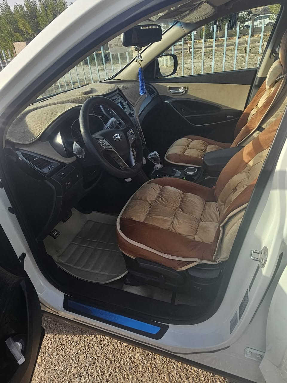 السلام عليكم السياره 14السنتافيه  مكفول 175  ورقه وبيه مجال بصيط مكانه ميسان
***********
