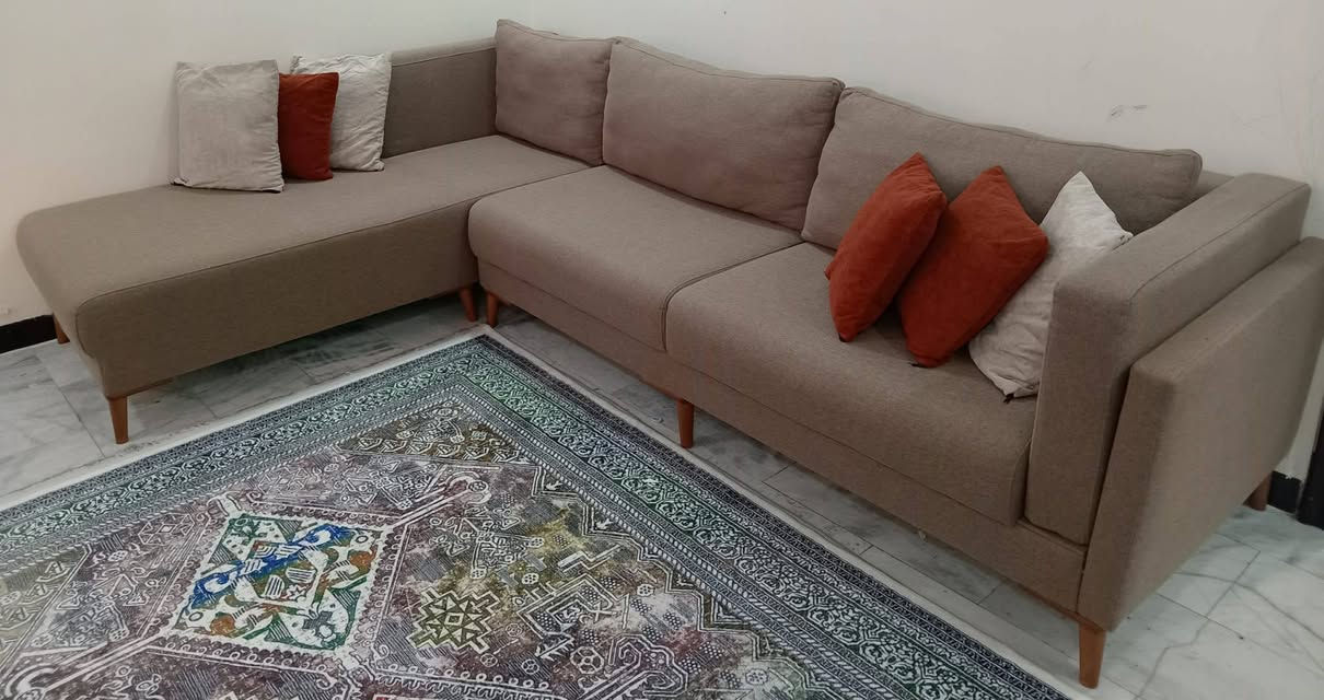 ***********
شراي يتفضل واتساب 💬🟩
اسعار مناسبه 
كورنر تركي + ميز شاشه 
عنوان بغداد المنصور جدا مستعجلة
