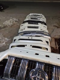 تتوفر لدينا ادوات احتياطية لاندكروزر لكزز برادو من موديل ٢٠٠٨ لحد مودي...