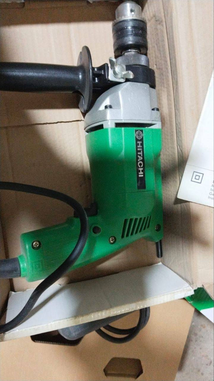 دريل هيتاشي (سعر 145 الف شامل التوصيل )ياباني اصلي استيراد مؤسسة ثمانينات سرعة واحدة واتجاه واحد يحتوي على اقدم واقوى نظام همر لثقيب الحائط جديد غير مستخدم نهائيا بالكارتونة يوجد توصيل كل محافظات العراق للتواصل ***********  MADE IN JAPAN
