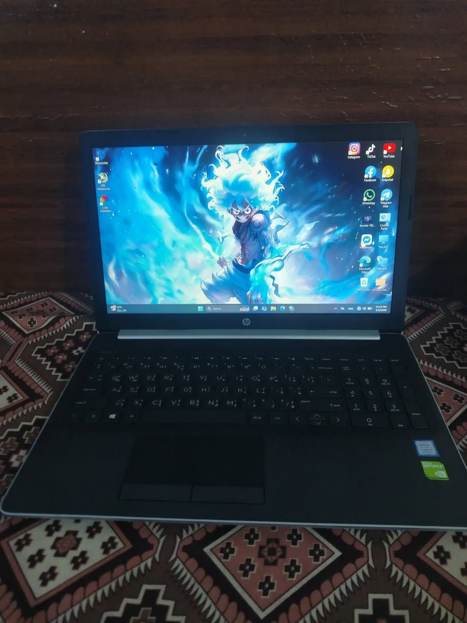 ‏💻للبيع: لابتوب H
‏
‏💻للبيع: لابتوب HP مواصفات "وحش" (Core i7 + RAM 16GB)
‏🔥أهم المواصفات (ليش هذا الجهاز مميز؟):
‏المعالج (CPU):Intel Corei7-8550U(جيل ثامن) – أداء عالي وسريع جداً للبرامج الثقيلة.
‏الذاكرة (RAM):سعة16 جيجابايتDDR4 – انسى التعليق والبطء، الجهاز طيارة بالتصفح والعمل. سرعه 2400MHz
‏الهارد (الهارد الأول (SSD):سعة128 جيجابايت /الهارد الثاني (HDD):سعة1000 جيجابايت (1 تيرابايت)
‏كارت الشاشة (Double GPU):
‏منفصل:NVIDIA GeForce MX130 (2GB)– مخصص للألعاب (PES, Roblox) وبرامج التصميم (Photoshop, AutoCAD).
‏داخلي:Intel UHD Graphics 620.
‏النظام:ويندوز 11 برو (Windows 11 Pro) أصلي ومفعل.
‏الشاشة: hd نظيفة جداً وألوانها ممتازة (مثل ما موضح بالصور).
‏--------------------------------------------------------------
‏⚠️ملاحظات للأمانة (تم مراعاتها بالسعر):
‏الكيبورد:بعض الأحرف لا تعمل (يحتاج تبديل أو استخدام كيبورد خارجي).
‏البطارية:مُبدلة ببطارية جديدة (تعمل بشكل جيد).
‏النظافة:الجهاز نظيف جداً اخو جديد
‏--------------------------------------------------------------
‏💰السعر:
‏300.000 دينار عراقي(وبيه مجال لشراي ).
‏📍المكان:[   بابل الحلة / وردية خارج]
‏📞للتواصل:[***********]
‏--------------------------------------------------------------
‏
