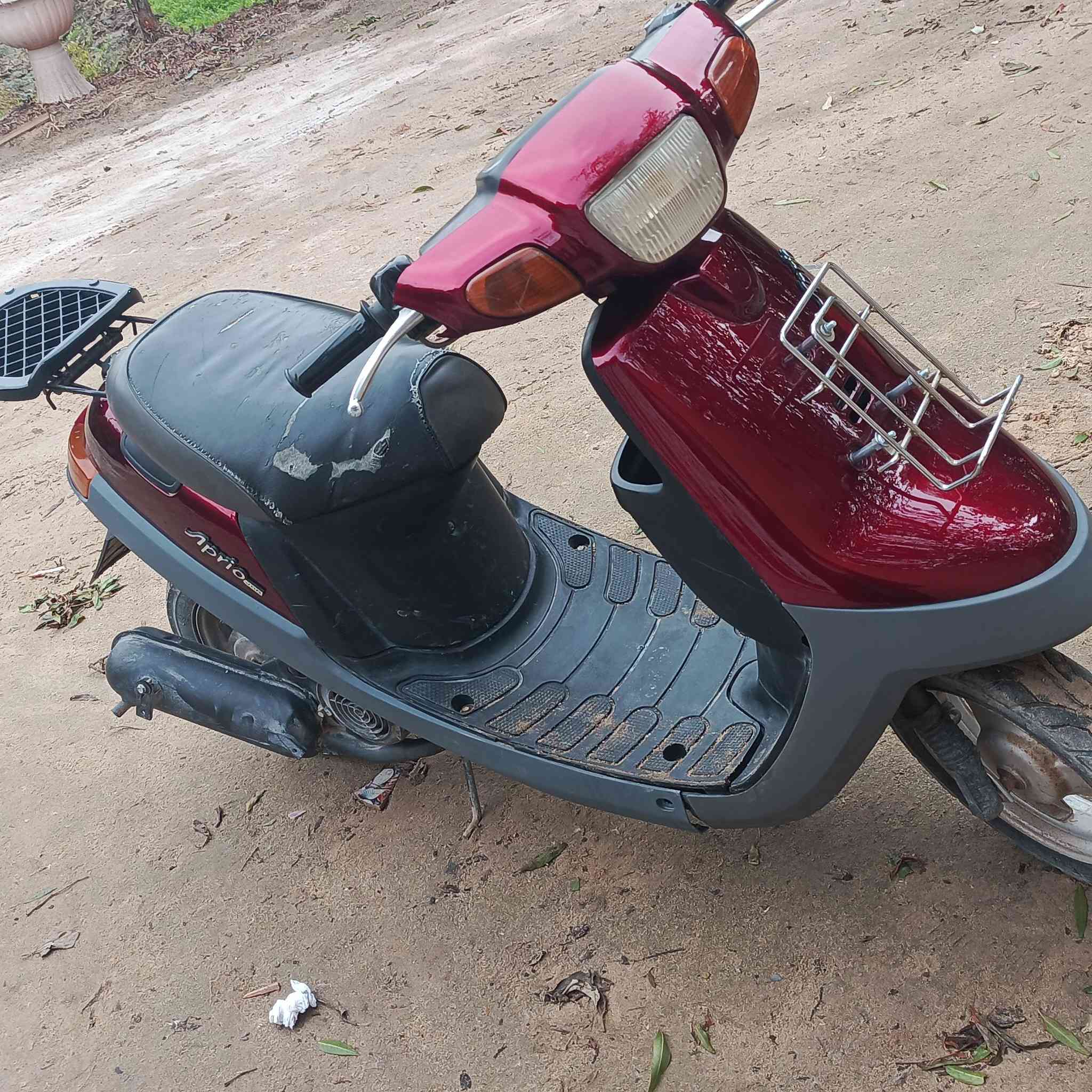 السلام عليكم اخوان دراجه بطه موديل 99نظافه المحرك ازامط بي خوش تجي اشوفه ترضيك ياله او انت تقيم سعره مكاني كربلاء قضاء الحر الرياحي رقمي واتساب *********** رقم الاتصال ***********
