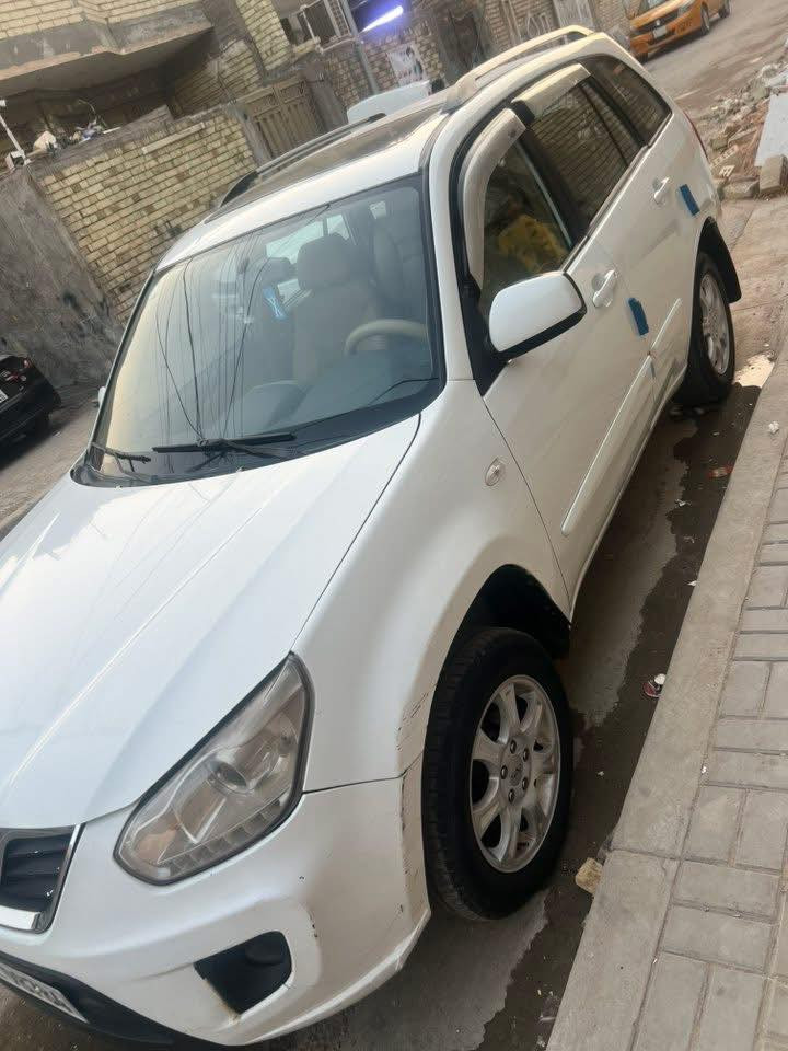 السلام عليكم سيارة شيري تيكو 2013 للبيع رقم بغداد  انكليزي  بأسمي محرك كير اوتو ماتيك مكفول سيارة جدا نظيفة تخم تاير جديد كهربائيات شغاله فتحة سقف كامرة خلفيه شاشة اندرويد 
الهاتف ***********
مكان السيارة بغداد رئاسة العبيدي
السعر 60 وبيه مجال بسيط
