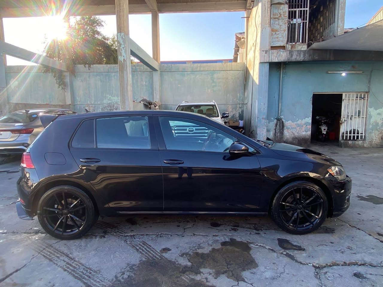 گولف TSI موديل 2018 سياره فوله بس سلايد نيه ماشالله سياره كي زور جوان ريكه جوانكاريكي جواني بؤ كراوه  يه ك بارجه بوياغه بس جاملغي بشته وه بي ناو بئ ايرباك پيش و پشتي كه بسه مه كينه ى نكرايته وه همووي به شه رته سه نوى نويه تا2029 هموشتي تازيه 
عينوان هه ولير 
***********
***********
واتس اب
موشتري تيل كه أربيل, العراق
