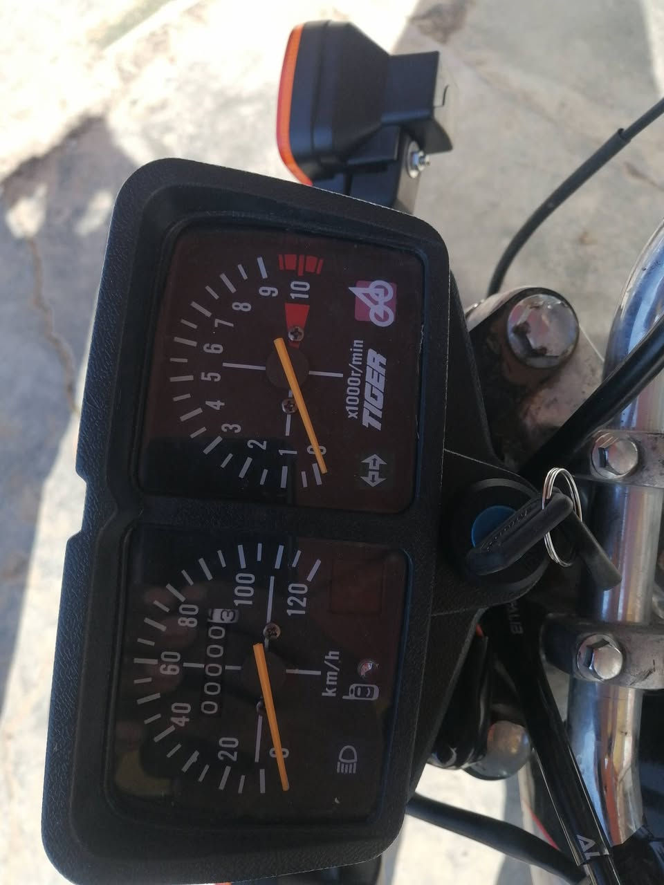 البيع موديل ٢٠١٨ السعر ٣٠٠وبي مجال ***********
