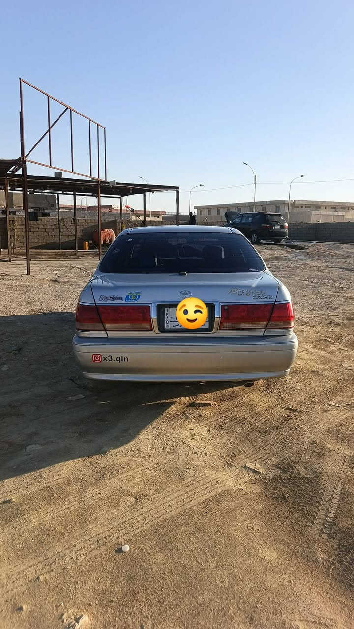 السلام عليكم ملكه 2002 قماره فقط
رقم بصره قرار 48 
دكمتين محرك دي فور الزغير 
السياره جاهرة ونضيفة  
تحوير النجف 
الاستفسار اكثر اتصل  *********** 
 السياره بيها قاصرين 
مكان السيارة الناصرية السعر 92 وبيها مجال
