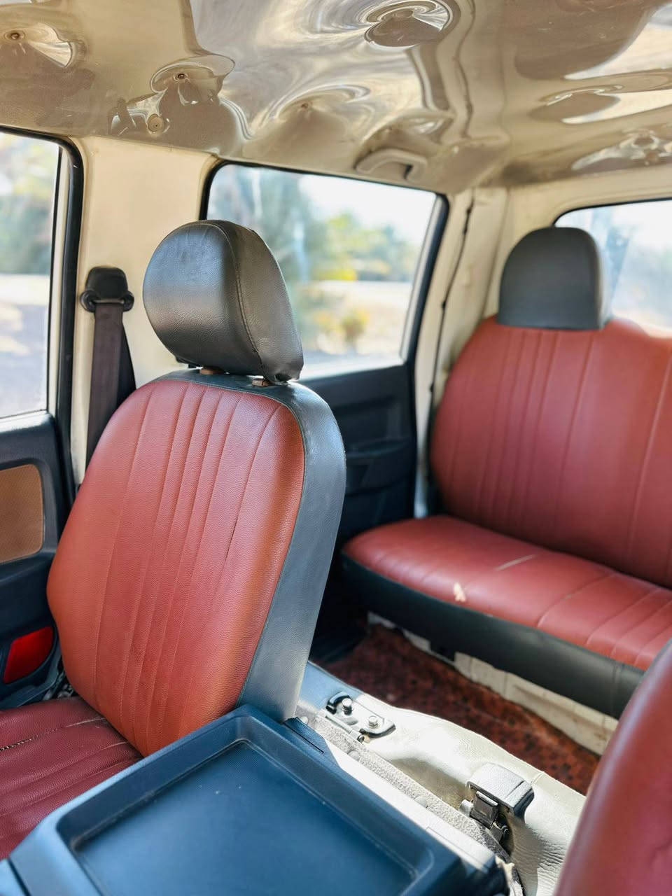 السلام عليكم  كيه دبل قماره موديل 22محرك 2700رقم قادسيه دولي بسمي السياره كفاله من كلشي مكينه كير حداديه تبريد تاير كله جديد سعرها ب158وبيه مجال للشراي مكان السياره بالسماوةللاستفسار ***********
