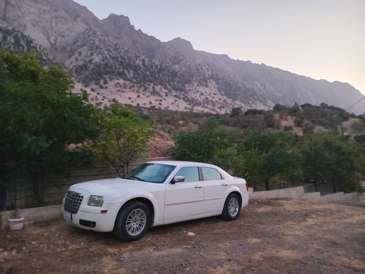 السلام عليكم للبيع اوباما ٢٠١٠ سياره مكفوله كفاله عامه صبغ وتبديل محرك وكير رقم بغداد بسمي السعر ١٤٥وبيها مجال بسيط ***********
