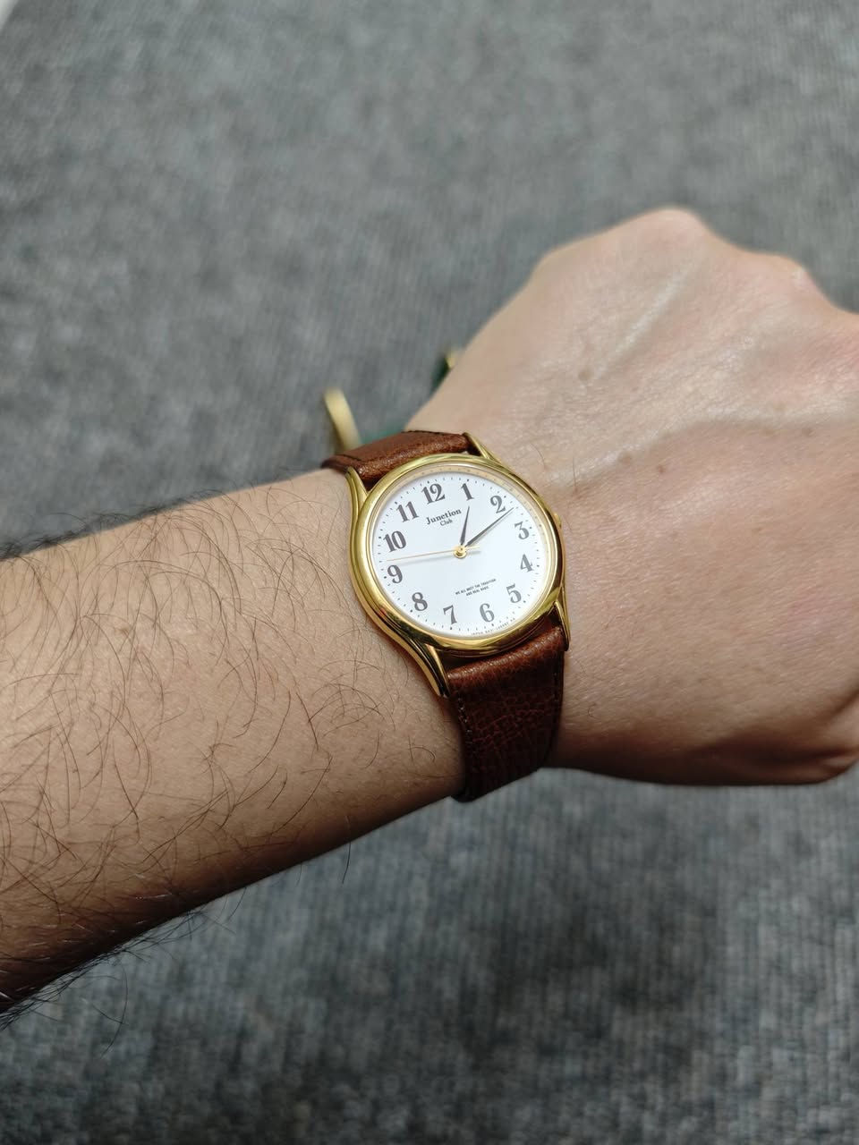 سلام علیکم. 
ساعە ستزن جنکشن یابانی اصلی للبیع. باتری. قطر 33 ناعم. فنتج قدیم. ساعە رسمیە کلاسیکیە رائعە جدا. نضیف جدا بالستیكر. سعر 40 الف.


**إذا كنت صاحب هذا الإعلان وتريد حذفه لأي سبب، رجاءا أرسل رسالة إلى الدعم الفني**