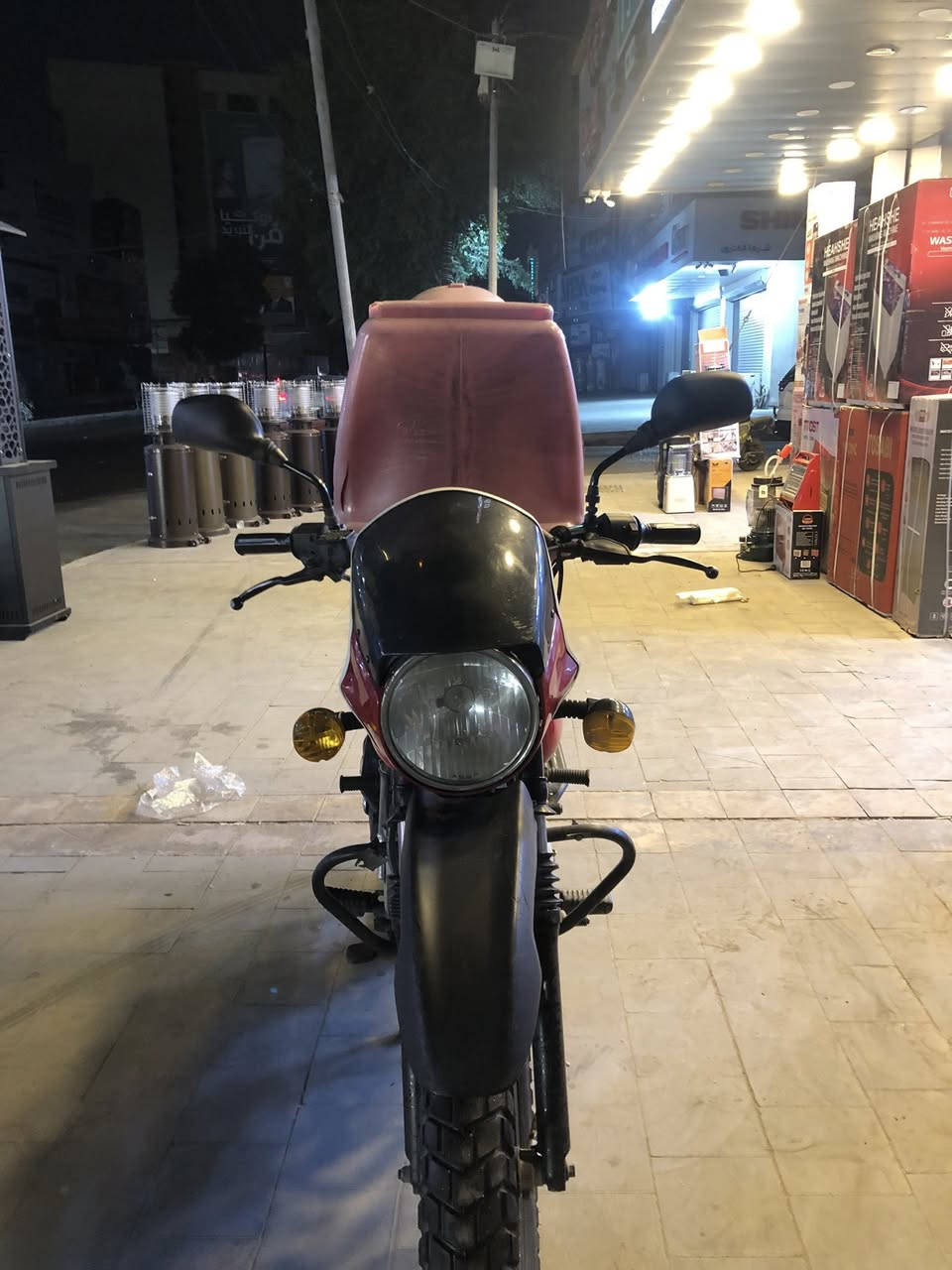 سلام عليكم بوكسر 2021 مرقم بغداد  بسمي تحويل ثاني يوم الدراجه فقط شخاطه سلف و تنقص مكينتها ممفتوحه كله شغال بيها ممتعوبه تاخذها بوجهك للشغل رايدها ب مليونين وبيها مجال مكاني بغداد الكراده للتواصل ***********
