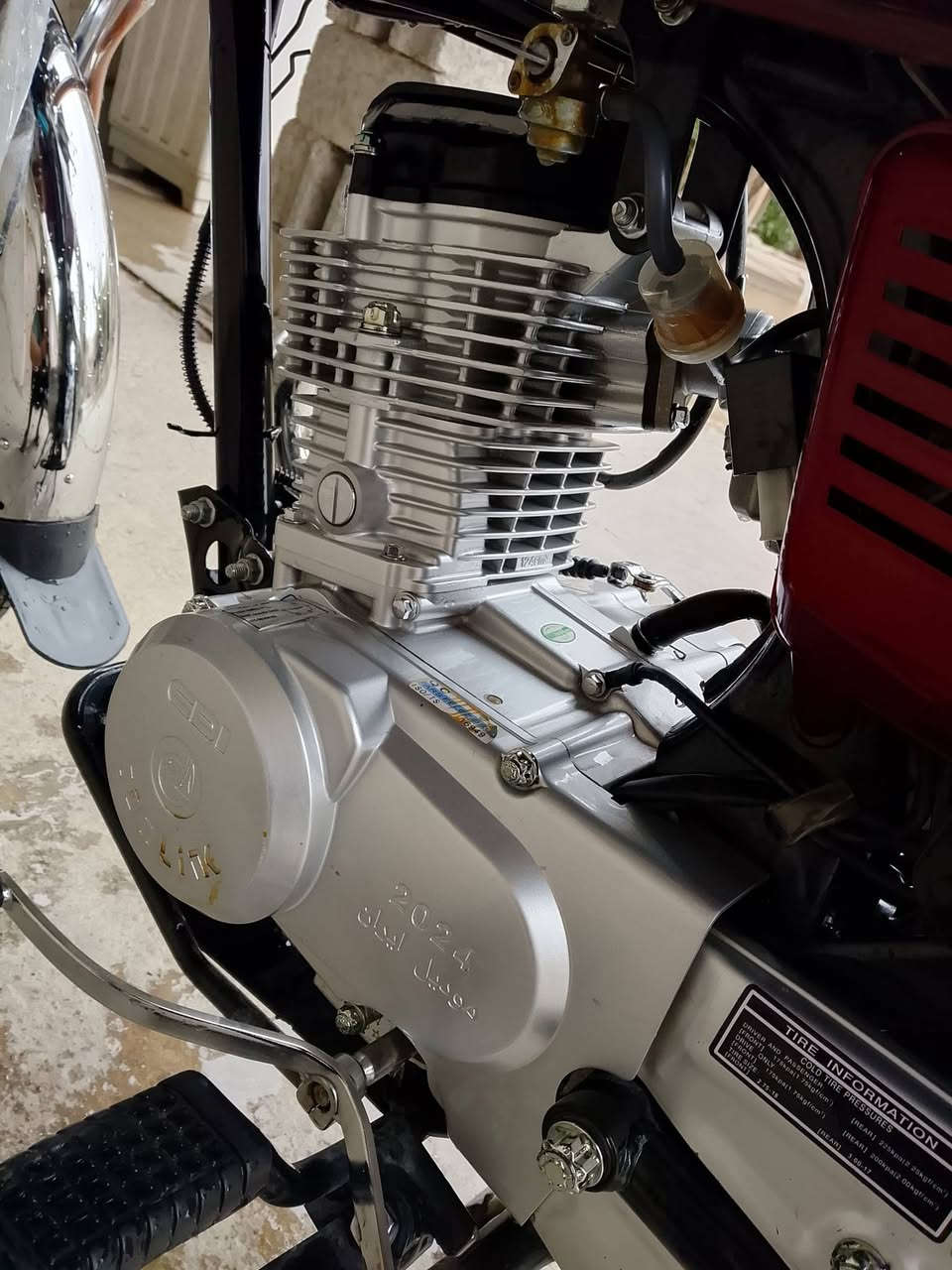 سلام عليكم دراجه للبيع ايراني موديل 2024 منفيس موجود  كهربائيات كامل شغاله دراجه نضيفه محرك مامضروب صبانه بلادي شركه نوع سونيك مكاني كركوك حي العسكري سعر 650وبيها مجال حك الجيه.. رجأ الموشراي لايكسر بسعر. ***********
