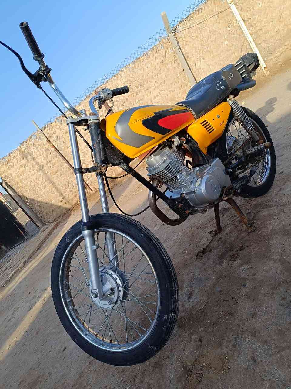 سلام عليكم
دراجة نامة تعمير گلك گلك مكفولة عشاير مكينة  مفتوحة مبدل ولفات فقط 
دراجه حلوة وناعمة 
سعر ..650 وبيهة مجال 
عنوان . حي الرحمه 2 قرب مستشفى البناني 
ستفسار . ***********
