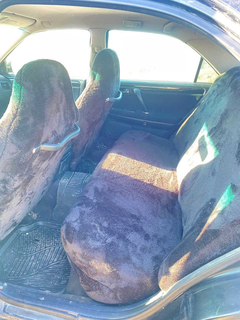 مەلیکەی 2002 موس و بڕاوە، گێڕ و مەکینەی بە شەرت، تەقە و ڕەقەی بە شەرت، دەعم و لێدراوی نیە، مەکینەی D4ی بچووکە، دوو دوگمەیە، نرخ 37 گەڵاو کەمێک مەجالی تیایە
*********** السليمانية, العراق
