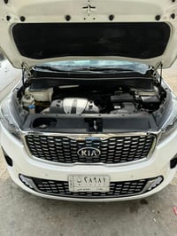 سياره سورنتو  موديل 2019 فول لسياره  حادثه باب الصدر بي خسفه قليله ولب...