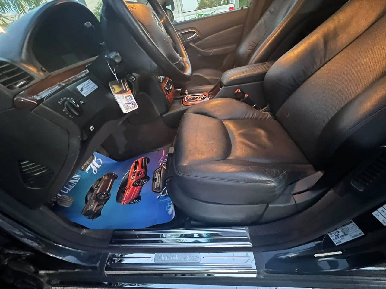 S350
ماشي 150الف
رقم بغداد 
بيها قطعه وحده صبغ فقط 
مكانها بغداد 
سياره ماشاءالله من تكول جديده جديده 
شرط برغي ممفتوح بالمكينه والكير وشرط زلغ بالكهربائيات ماكو اكفل كير ومكينه وكلشي بيها 
تعال وشوف بعينك وانت تقيم 
***********
بي وات ساب 
واكو ملاحظه من تتصل اكلك بيها
