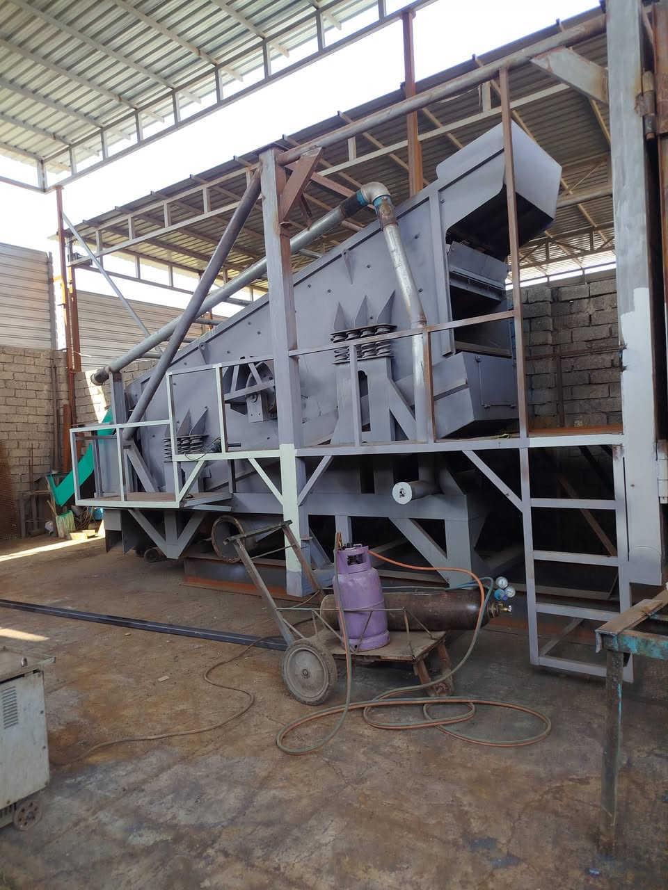 معمل حصو ورمل 3غرابيل للبيع 
***********
***********
موصل صناعة وادي عكاب
