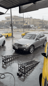 عندي امفنتي Ex35 السيارة مكفولة كشر مكينة كايمة قيم و ابيع .. 07705684...