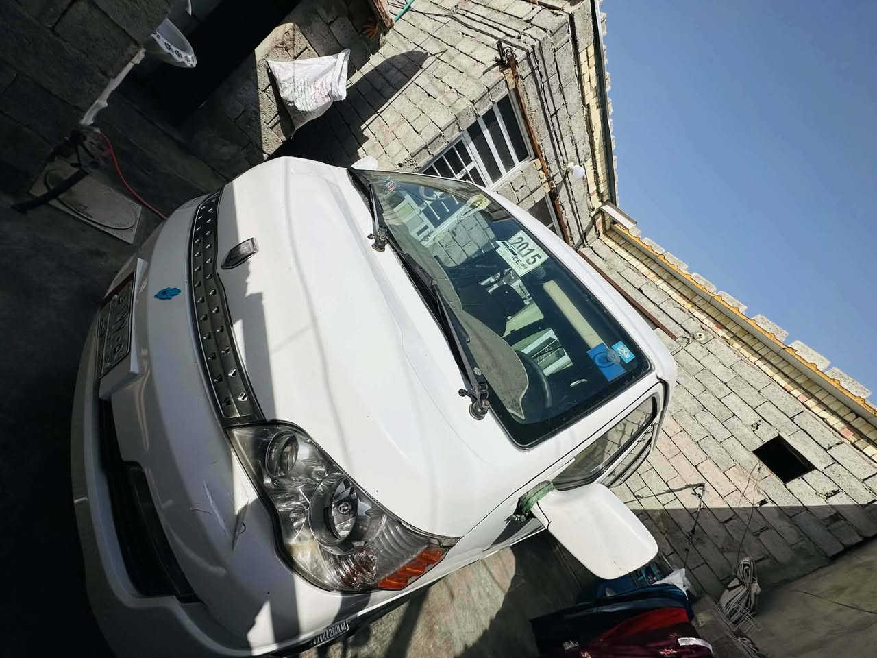 سلام عليكم جنبي للبيع موديل 2015
سيارة خير من الله جاهزة كفاله محرك كير اكسل 
والكشر بيها بس بالبنيد صبق بس قليل 
والربع الورة التاير شويه ولباقي مكفول الاتصال على الرقم ‏‪***********‬‏ مكان السيارة بسماية
