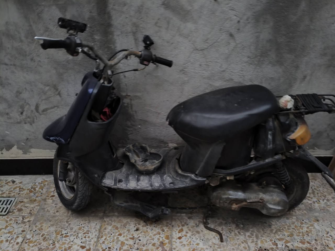 دراجه منغولي للبيع طافيه يرادله كابريته بس لايتات شغاله هون شغال شرط الشغل بس كابريته يرادله سعر 150وبيه مجال مكان بصره ابو الخصيب كوت ثويني راسلني خاص او هنا ***********
