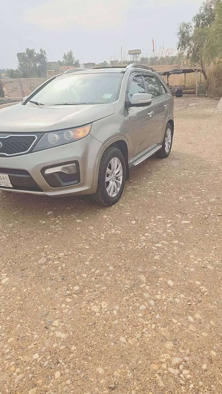 سورنتو موديل 2012
رقم بغداد 6 سلندر
 فول مواصفات
 كامرتين
 بانورما
 كشنات جلد 
كشنات ثنين كهراباء 
سبعه راكب 
المكان ديالى بلدروز
 سياره مصبوغه حزام
سعرها 120 وبيه مجال
كير محرك صدر امامي خلفي كله جهاز

***********
